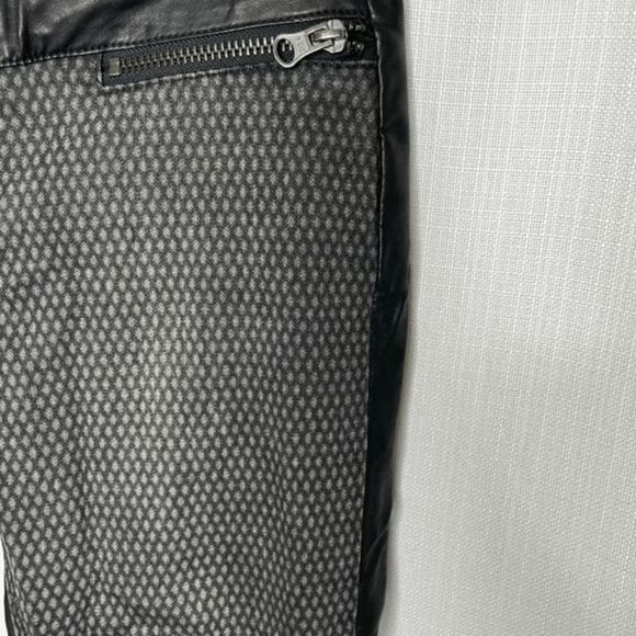 BlankNYC Black Faux Leather Mixed Media Pants‎ - Picture 4 of 4